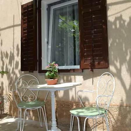 Bepo , 500 M From Old Town Zadar